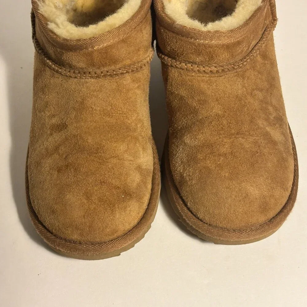 UGG Kids Classic Ultra Mini Boots Chestnut Suede Size 2 Youth - Picture 16 of 16